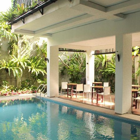 Rion Hostel Bogor Zewnętrze zdjęcie