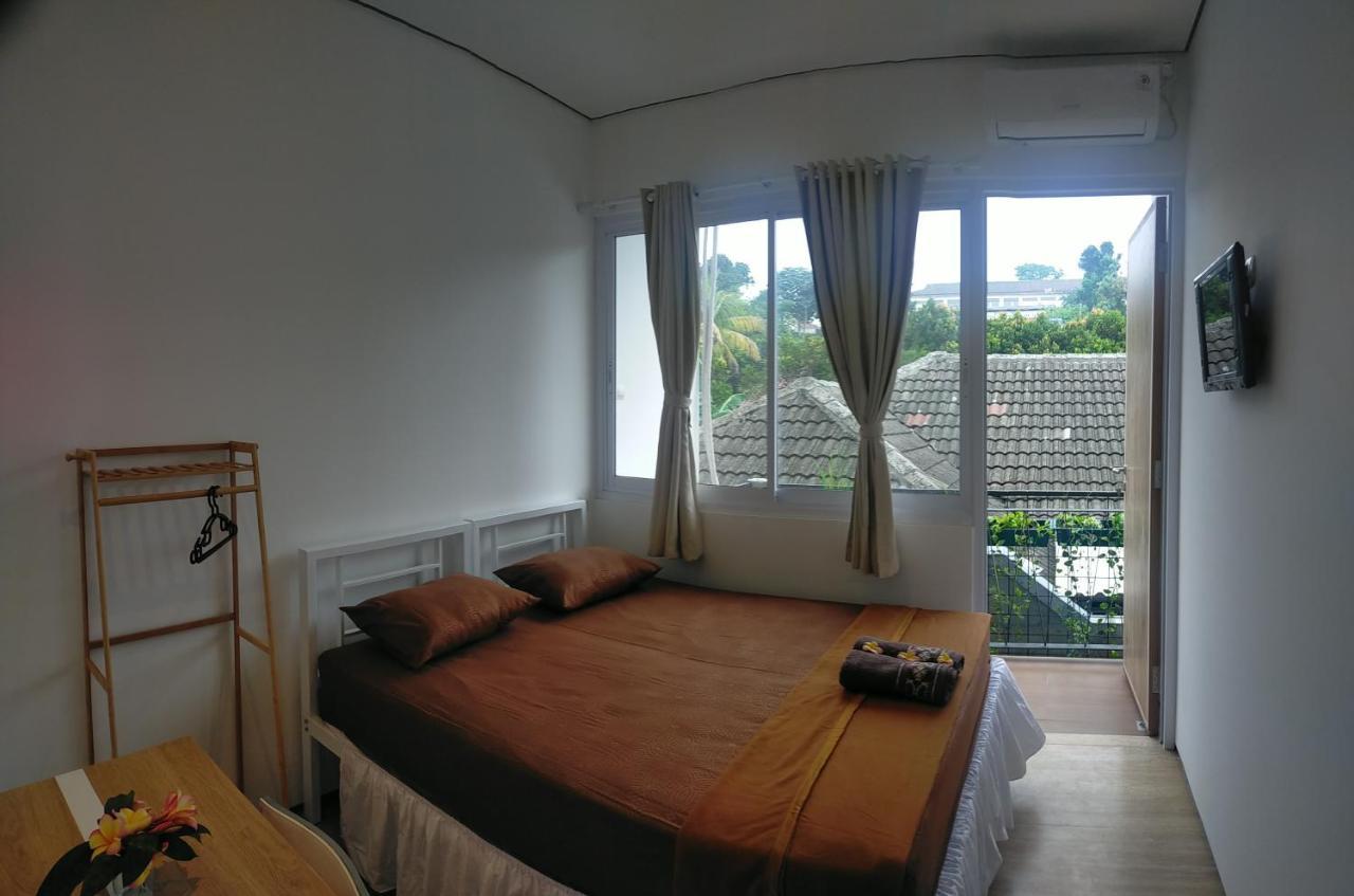 Rion Hostel Bogor Zewnętrze zdjęcie
