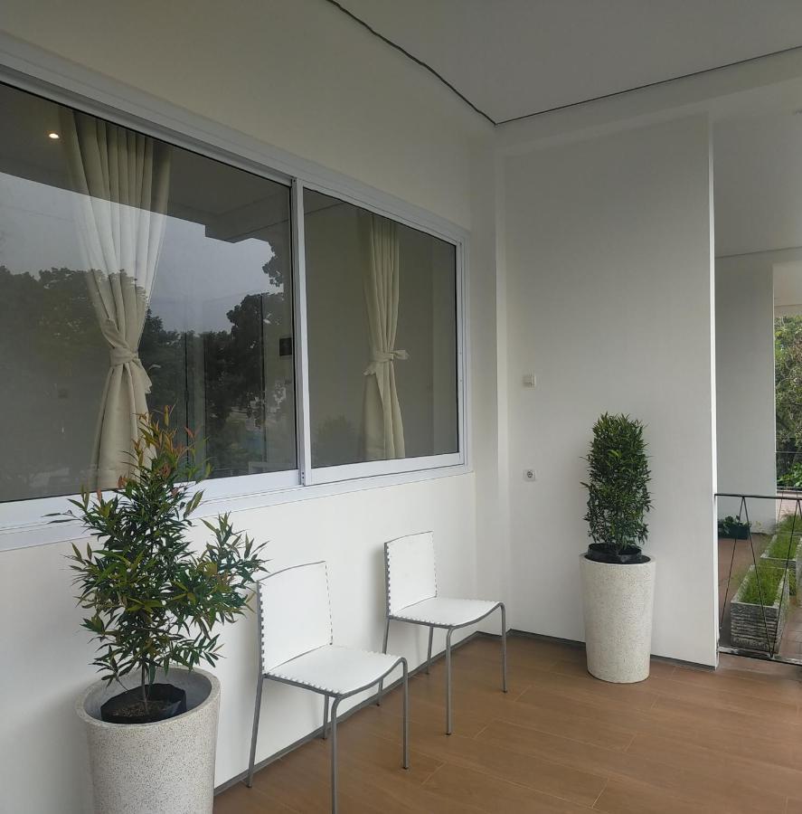 Rion Hostel Bogor Zewnętrze zdjęcie