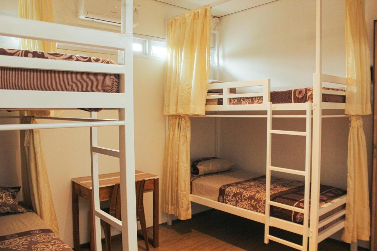 Rion Hostel Bogor Zewnętrze zdjęcie