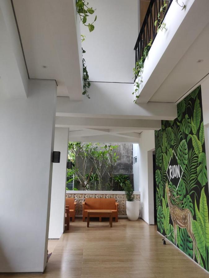 Rion Hostel Bogor Zewnętrze zdjęcie