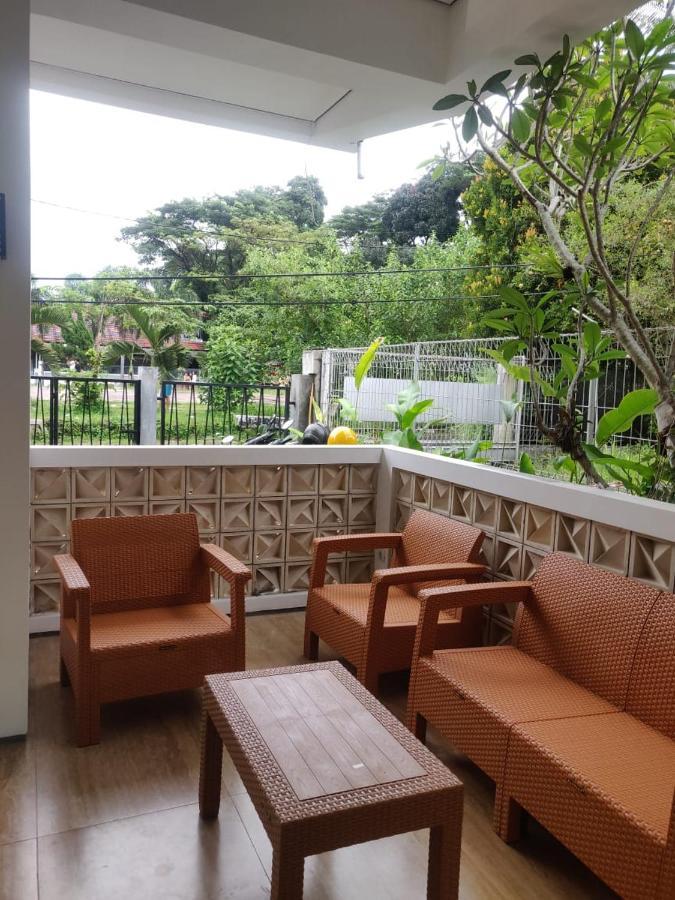 Rion Hostel Bogor Zewnętrze zdjęcie
