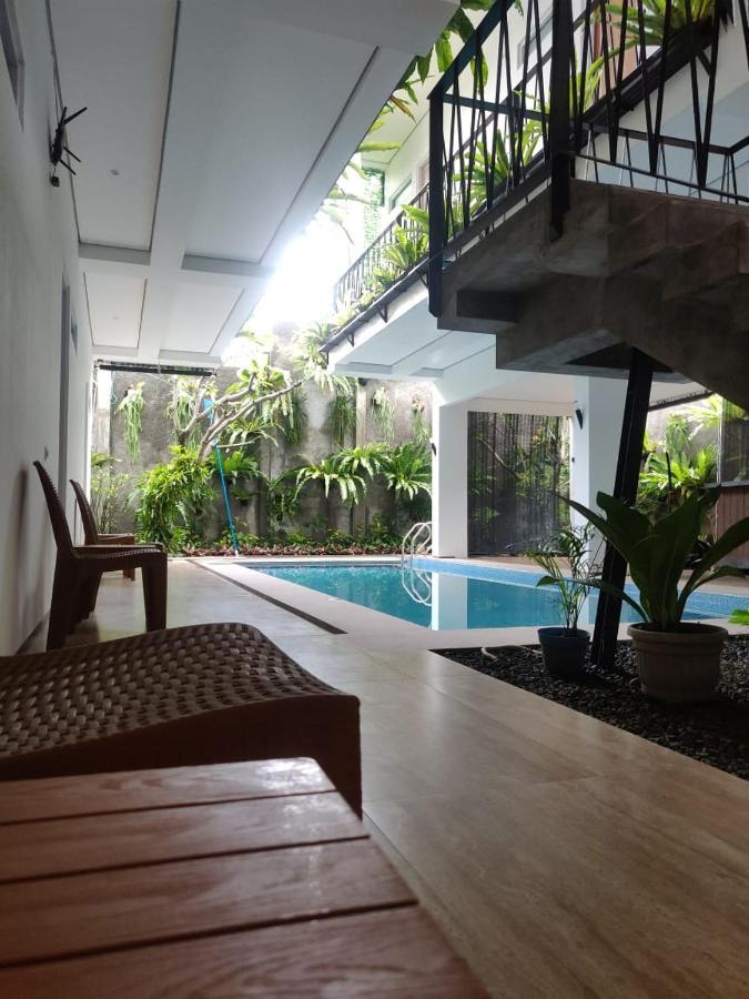 Rion Hostel Bogor Zewnętrze zdjęcie