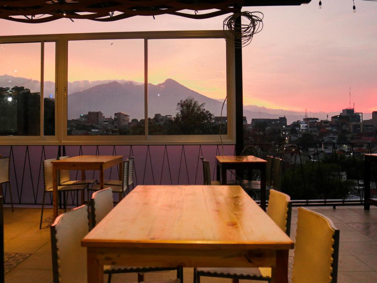 Rion Hostel Bogor Zewnętrze zdjęcie