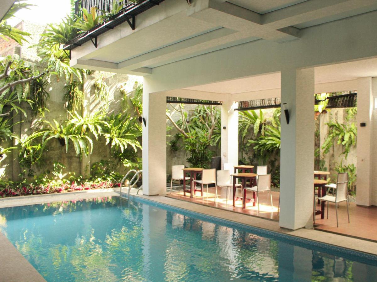 Rion Hostel Bogor Zewnętrze zdjęcie