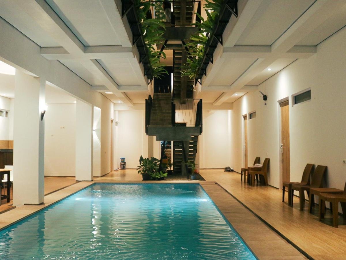 Rion Hostel Bogor Zewnętrze zdjęcie