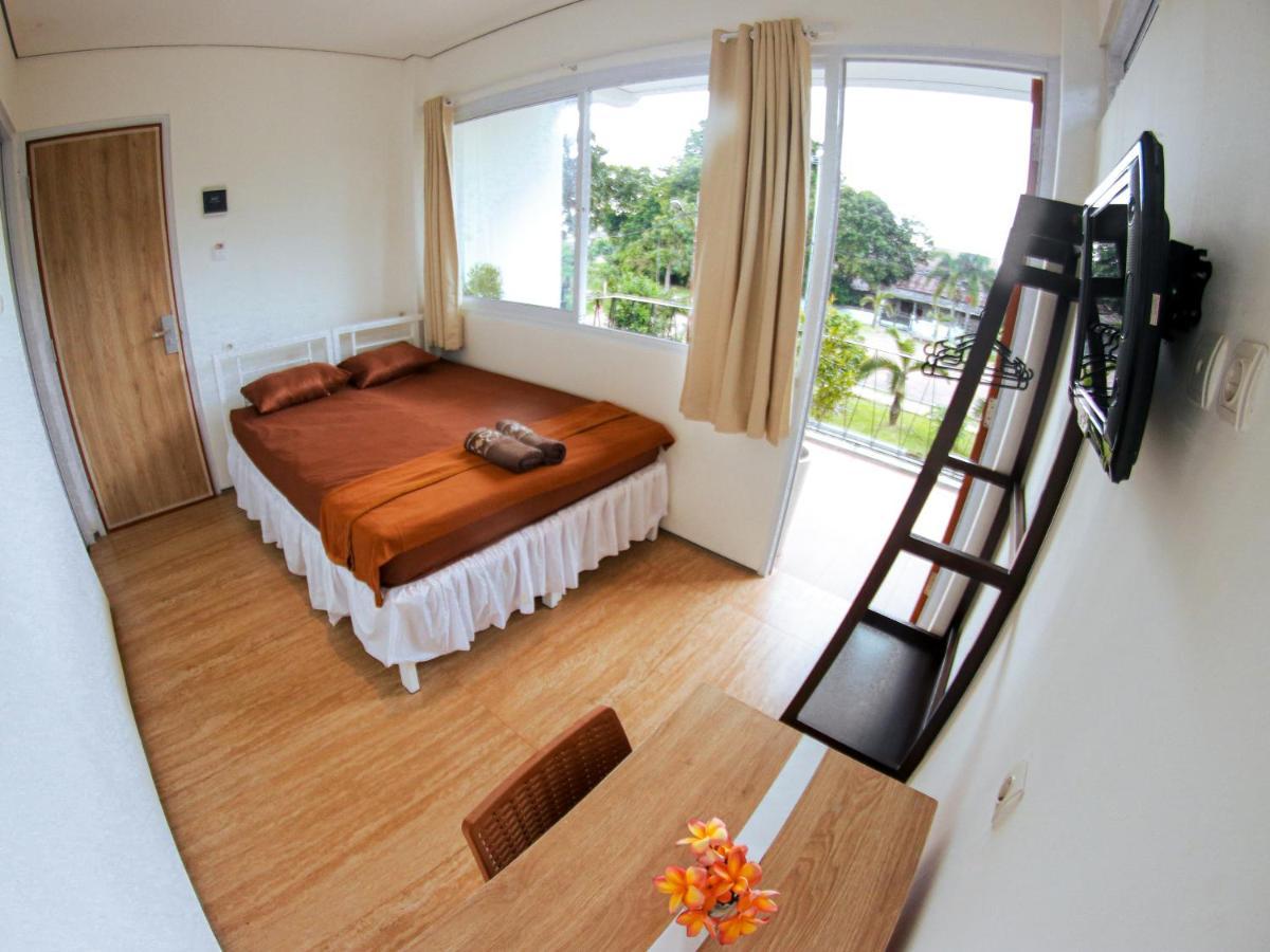 Rion Hostel Bogor Zewnętrze zdjęcie